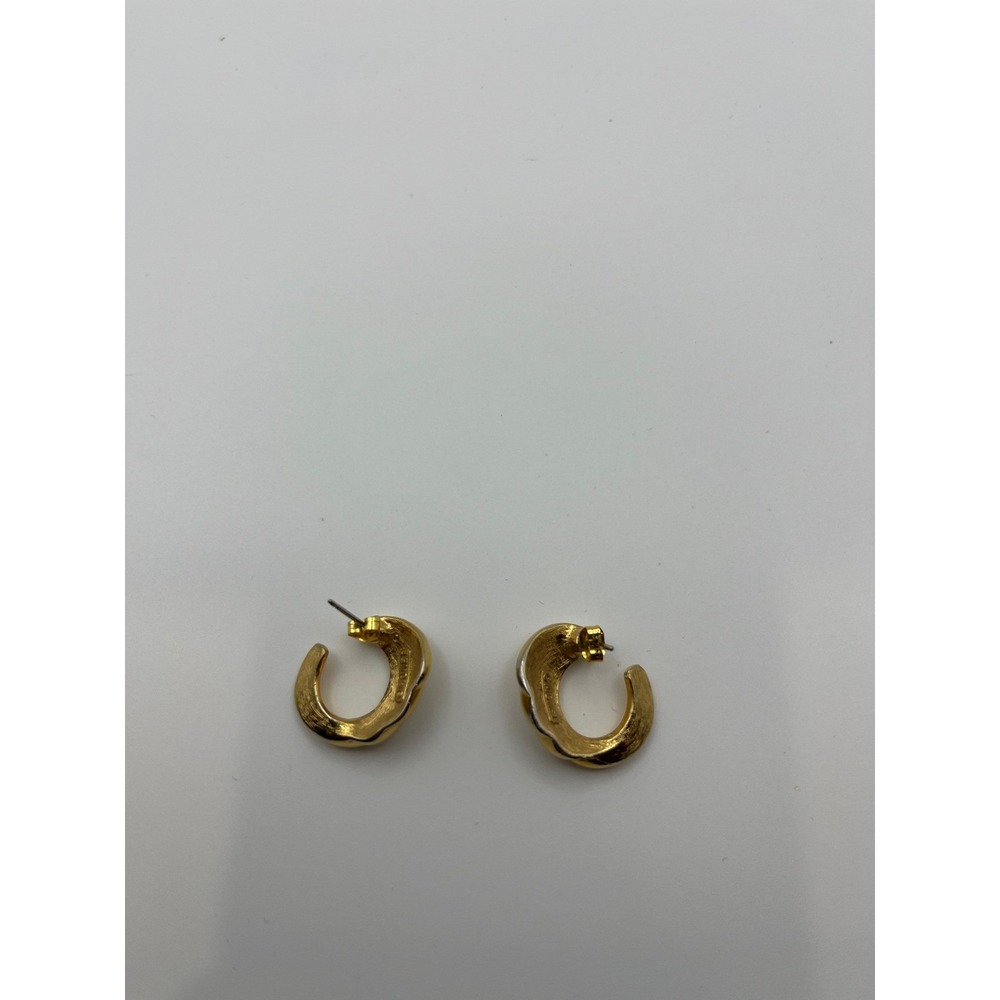 Monet Gold Tone Swirl Hoop Earrings‎ Clip On or Pierced Vintage Fashion Jewelry - Picture 3 of 3